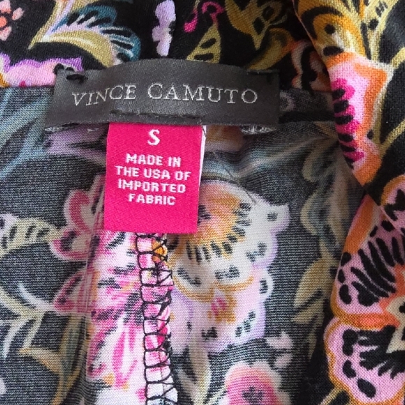 Vince Camuto Vibrant Floral Top - Picture 4 of 6